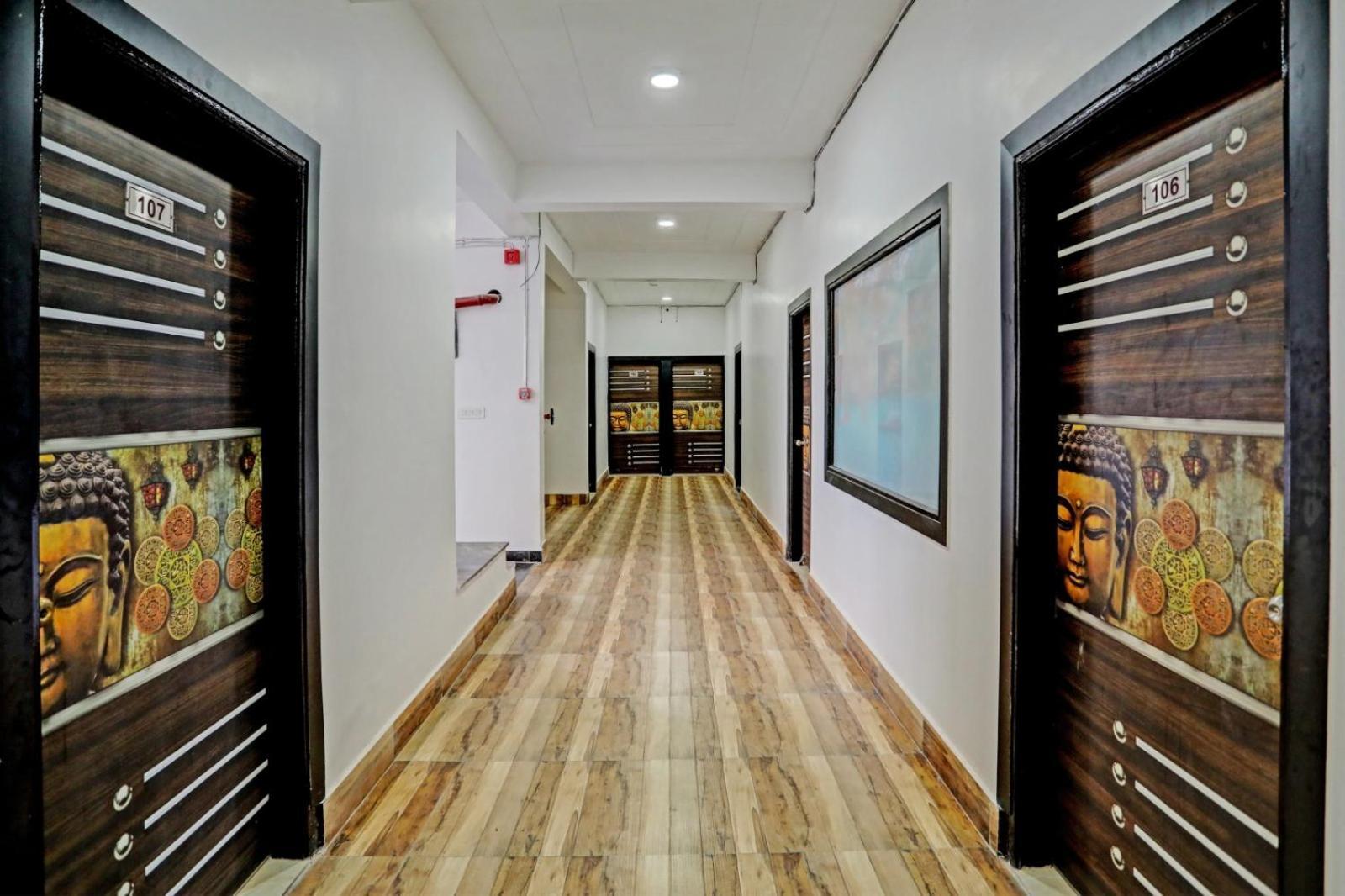 Hotel Golden Prime King Нью-Делі Екстер'єр фото